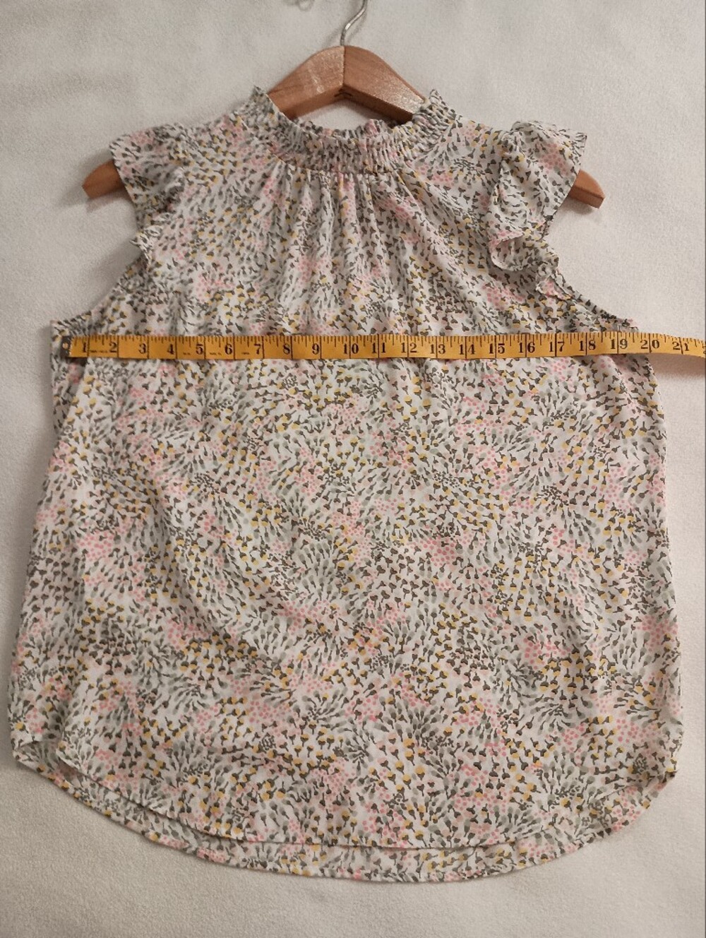Loft- Cream Floral Ruffle Sleeveless Top- Size S - Picture 7 of 7